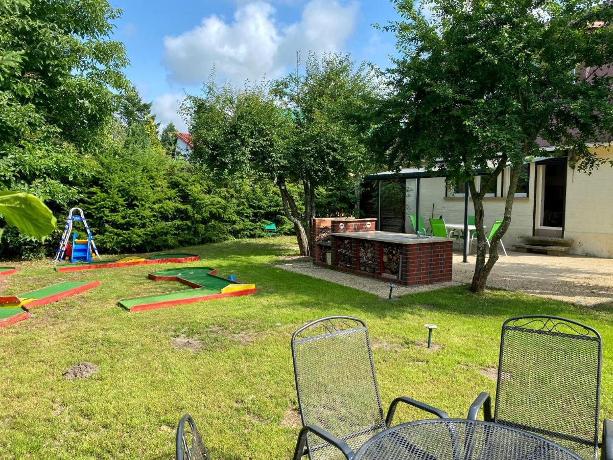 Domek Z Ogrodem Rowy  Exterior foto