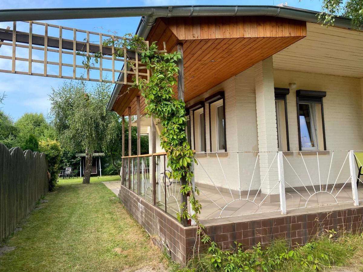 Domek Z Ogrodem Rowy  Exterior foto